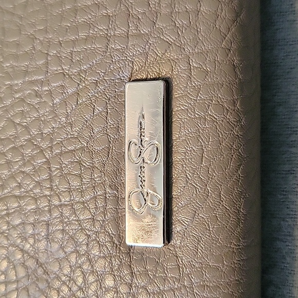 Jessica Simpson Bow Wallet - Picture 3 of 6